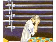 韦特塔罗牌宝剑九(正位/逆位)牌面解析_上官樰